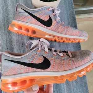 Nike Women's Flyknit Air Max